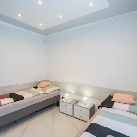 Roni Apartmán