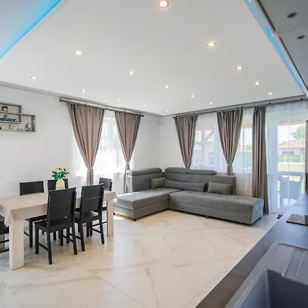 Roni Apartment *